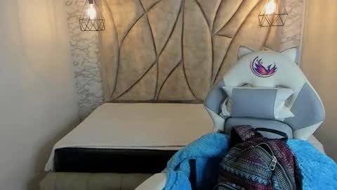 Snapshot of queen_perla_ chatting on 02-28-25, 11:58 online show from 02-28-25, 11:58