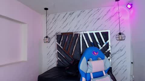   online show from 11-20-25, 11:43