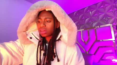 Snapshot of queen_perla_ chatting on 04-18-26, 11:58 online show from 04-18-26, 11:58
