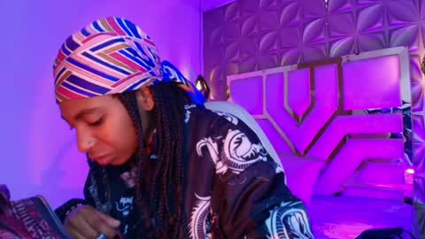 Snapshot of queen_perla_ chatting on 04-23-26, 12:15 online show from 04-23-26, 12:15