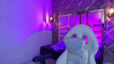 Snapshot of queen_perla_ chatting on 05-03-26, 12:11 online show from 05-03-26, 12:11