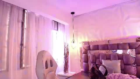 Snapshot of queen_perla_ chatting on 07-13-26, 12:41 online show from 07-13-26, 12:41