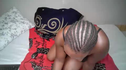 queen_pretty11 online show from 05-15-26, 06:53