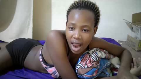 Snapshot of queen_slender chatting on 05-11-26, 02:45 queen_slender online show from 05-11-26, 02:45