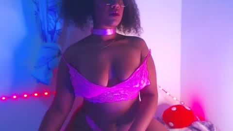 Snapshot of queenalya_ chatting on 10-05-25, 12:31 Ahlya  online show from 10-05-25, 12:31
