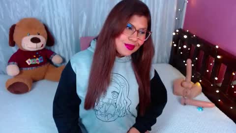 Queenamazon  online show from 09-15-25, 05:29