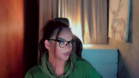 Snapshot of queenarthalia chatting on 03-07-26, 06:32 ARTHA online show from 03-07-26, 06:32