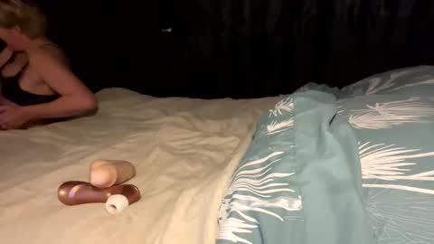 Snapshot of queenbeeangel chatting on 01-31-26, 07:56 Angel online show from 01-31-26, 07:56