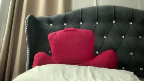 QUEEN online show from 04-10-26, 12:49