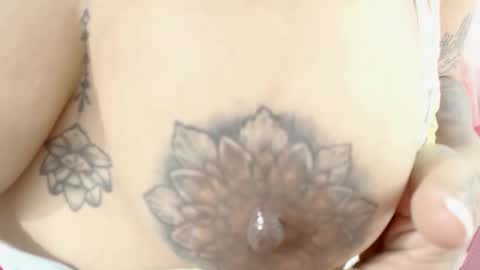 Queenbusty1 online show from 03-22-26, 01:42