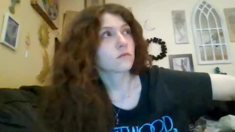 Snapshot of queencrimsonlvx chatting on 06-10-26, 02:16 queencrimsonlvx online show from 06-10-26, 02:16