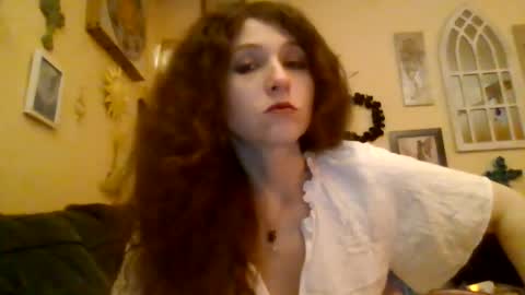 Snapshot of queencrimsonlvx chatting on 07-22-26, 06:05 queencrimsonlvx online show from 07-22-26, 06:05