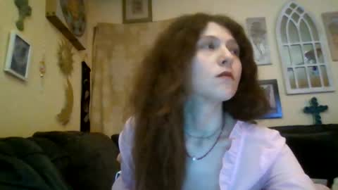 Snapshot of queencrimsonlvx chatting on 07-29-26, 10:02 queencrimsonlvx online show from 07-29-26, 10:02