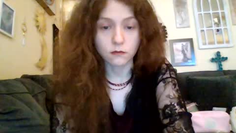 Snapshot of queencrimsonlvx chatting on 07-30-26, 12:42 queencrimsonlvx online show from 07-30-26, 12:42