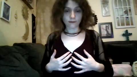 Snapshot of queencrimsonlvx chatting on 07-30-26, 12:48 queencrimsonlvx online show from 07-30-26, 12:48