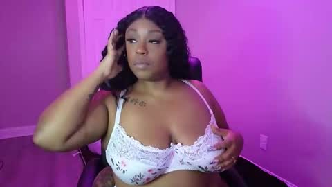 Queen Cherise Roze online show from 01-13-26, 10:59