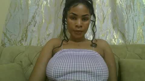Snapshot of queendelicious1 chatting on 10-25-25, 03:51 faithdoris online show from 10-25-25, 03:51