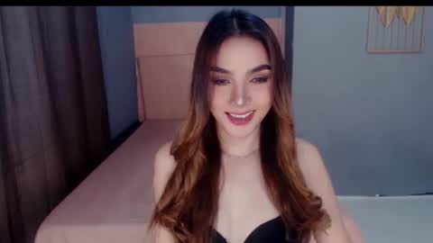 Snapshot of queenemeraldts chatting on 11-25-25, 02:55 queenemeraldts online show from 11-25-25, 02:55