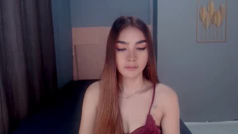 Snapshot of queenemeraldts chatting on 12-15-25, 02:05 queenemeraldts online show from 12-15-25, 02:05