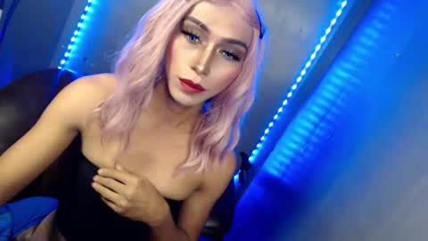 just call me QUEEN and ill be there online show from 10-21-25, 05:57