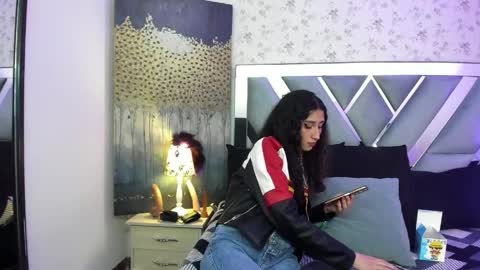 QUEENJEENN online show from 05-07-26, 03:45