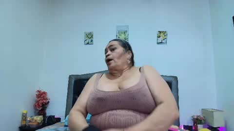 Snapshot of queenmature chatting on 06-15-26, 01:35 VickyBoobss online show from 06-15-26, 01:35