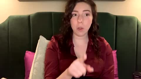 Sarlei Sar-uh-lie online show from 03-10-25, 05:54