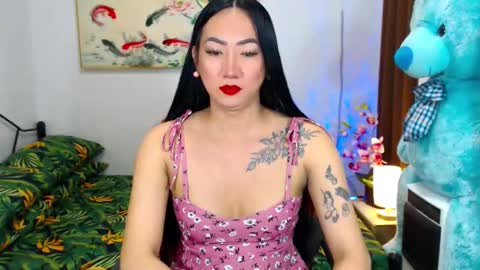 Snapshot of queenmistressts chatting on 01-22-25, 09:54 QUEEN online show from 01-22-25, 09:54