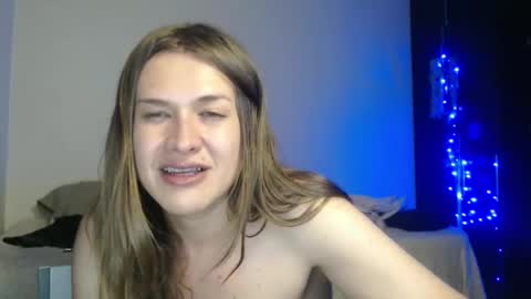 Snapshot of queennicky88 chatting on 01-01-25, 10:32 Nico online show from 01-01-25, 10:32