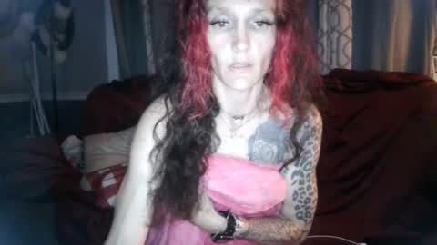 Snapshot of queennjuuicy chatting on 07-15-26, 05:56 IG Juuicy IGGE Gezzzy online show from 07-15-26, 05:56