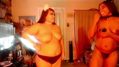 Snapshot of queenofheartsfaerah chatting on 01-27-25, 06:19 QueenOfHearts online show from 01-27-25, 06:19