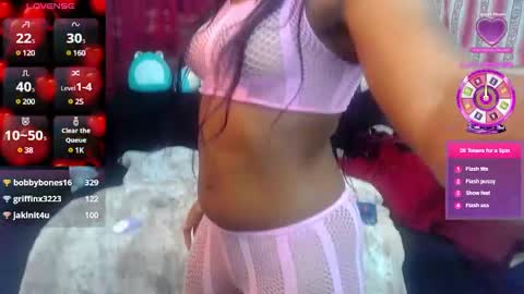 Snapshot of queenofheartsfaerah chatting on 03-01-25, 01:53 QueenOfHearts online show from 03-01-25, 01:53