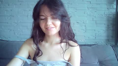 Snapshot of queenofmodels chatting on 11-21-25, 07:07 QueenOfModels online show from 11-21-25, 07:07