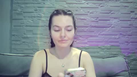 Snapshot of queenofmodels chatting on 01-10-26, 02:08 QueenOfModels online show from 01-10-26, 02:08