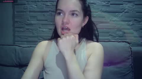 Snapshot of queenofmodels chatting on 02-17-26, 03:19 QueenOfModels online show from 02-17-26, 03:19