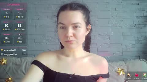 Snapshot of queenofmodels chatting on 04-11-26, 07:45 QueenOfModels online show from 04-11-26, 07:45