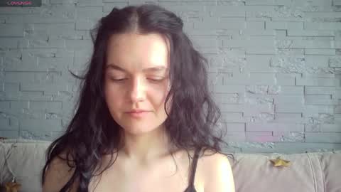 Snapshot of queenofmodels chatting on 04-12-26, 08:30 QueenOfModels online show from 04-12-26, 08:30