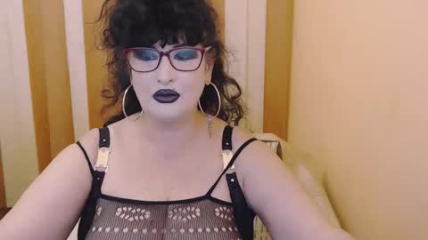 Snapshot of queenofsin chatting on 10-24-25, 08:49 queenofsin online show from 10-24-25, 08:49