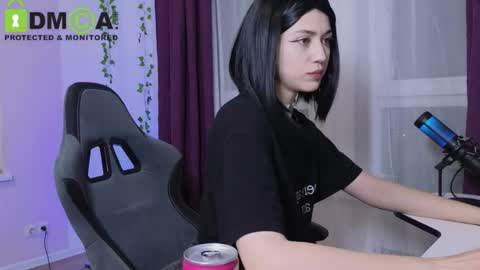 Snapshot of queenofwandss chatting on 04-16-26, 10:01 follow my new insta online show from 04-16-26, 10:01