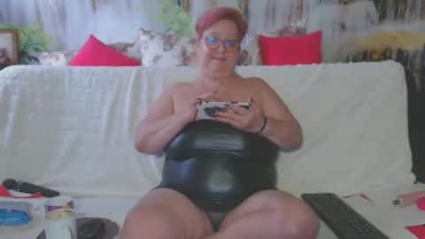 Snapshot of queenpammy chatting on 01-30-25, 01:10 QueenPammy online show from 01-30-25, 01:10