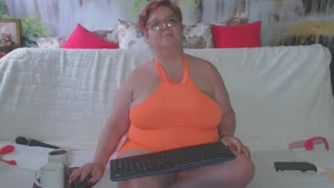 Snapshot of queenpammy chatting on 02-05-25, 10:08 QueenPammy online show from 02-05-25, 10:08