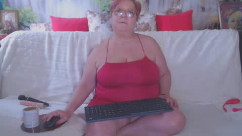 Snapshot of queenpammy chatting on 02-15-25, 10:55 QueenPammy online show from 02-15-25, 10:55