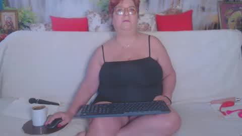 Snapshot of queenpammy chatting on 02-16-25, 06:10 QueenPammy online show from 02-16-25, 06:10