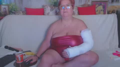 Snapshot of queenpammy chatting on 02-23-25, 08:49 QueenPammy online show from 02-23-25, 08:49