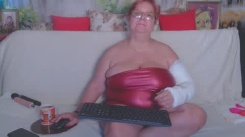 Snapshot of queenpammy chatting on 02-23-25, 11:55 QueenPammy online show from 02-23-25, 11:55