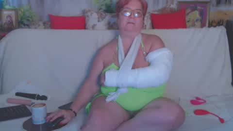 Snapshot of queenpammy chatting on 02-25-25, 10:15 QueenPammy online show from 02-25-25, 10:15