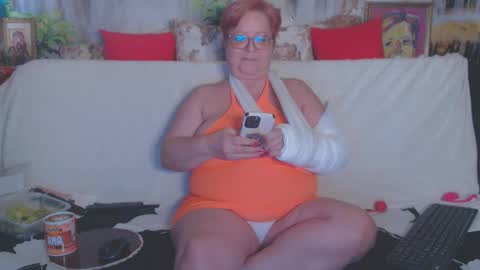 Snapshot of queenpammy chatting on 02-27-25, 11:31 QueenPammy online show from 02-27-25, 11:31