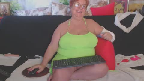 Snapshot of queenpammy chatting on 03-06-25, 01:14 QueenPammy online show from 03-06-25, 01:14