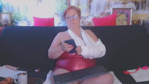 Snapshot of queenpammy chatting on 03-08-25, 10:32 QueenPammy online show from 03-08-25, 10:32