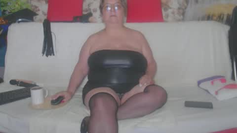 Snapshot of queenpammy chatting on 09-29-25, 04:50 QueenPammy online show from 09-29-25, 04:50